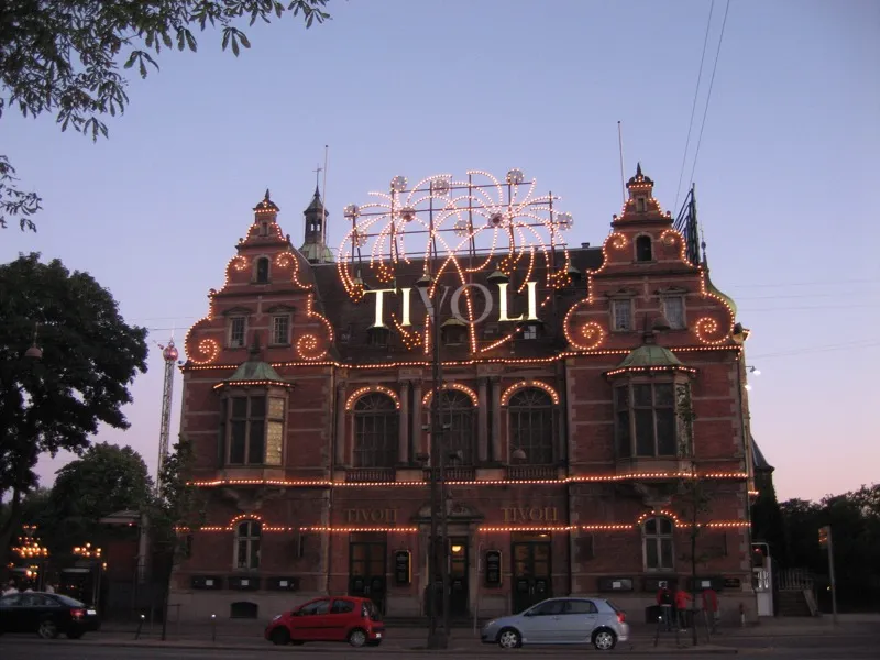 Tivoli Gardens – historischer Vergnügungspark in Kopenhagen