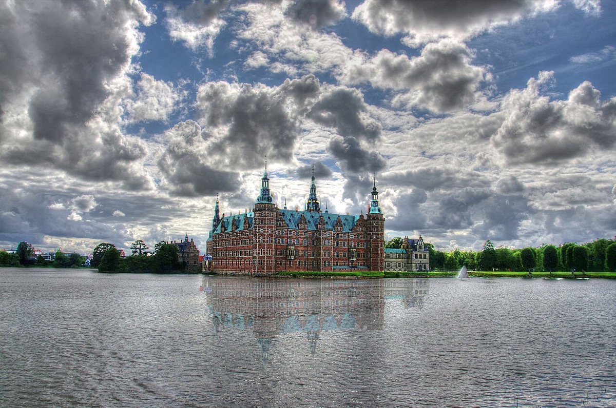Schloss Frederiksborg in Hiller&oslash;d &ndash; Gr&ouml;&szlig;tes Renaissanceschloss Nordeuropas