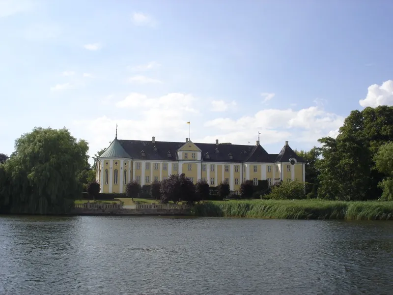 Gavnø Schloss von der Wasserseite