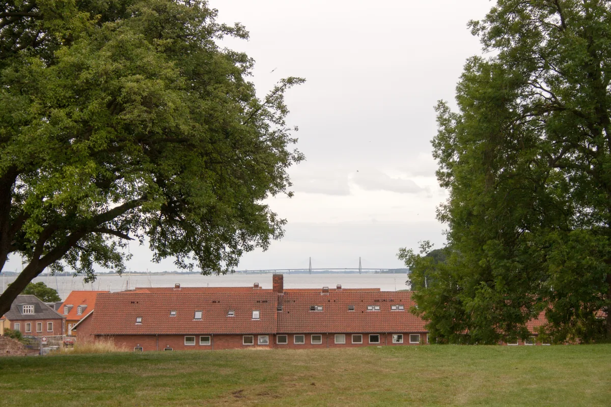 Blick vom Burgberg &uuml;ber Vordingborg und den Storstr&oslash;mmen