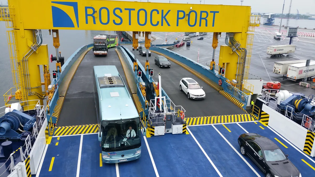 Fährterminal Rostock Überseehafen – hier fährt die Scandlines Fähre nach Gedser